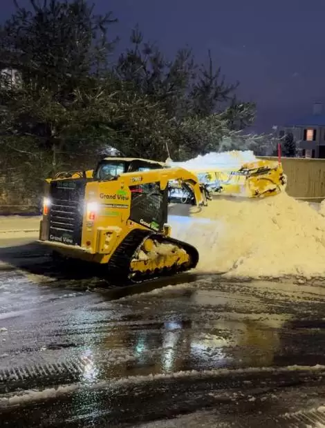 Photo of Grand View snow machine